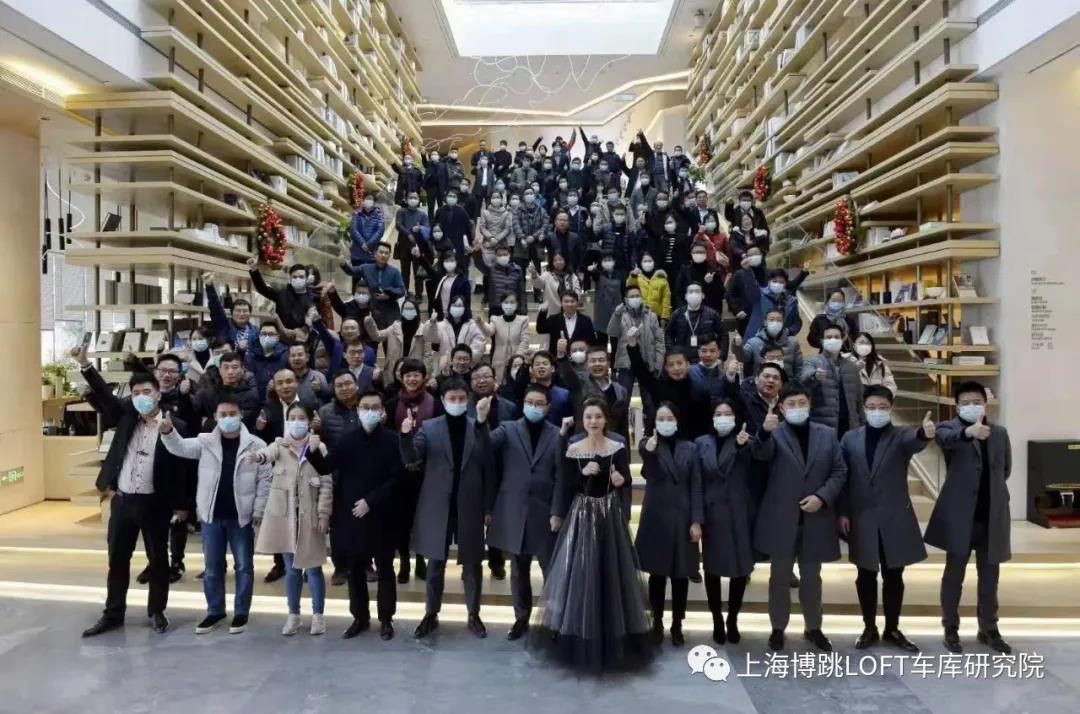 肇庆全国一百多人在华侨城汉口道6号参观研讨LOFT专利车库技术！